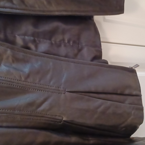 Jones New York Black Leather Scuba-Style Jacket - Picture 8 of 11